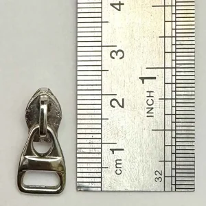 سرزیپ فلزی نمره 5 دندانه پلاستیکی رنگ نقره ای کد F806