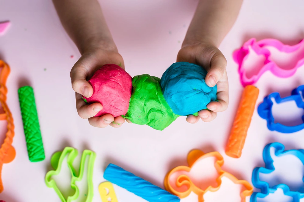 مزایای خرید خمیر بازی برای کودکان